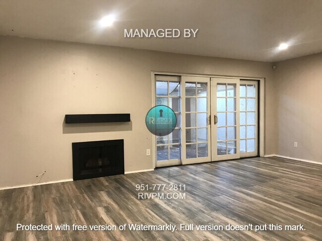 Building Photo - Beautiful townhome on a cul-de-sac at the ...