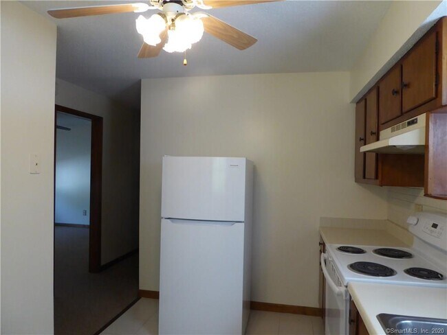 Building Photo - 11 Hamre Ln