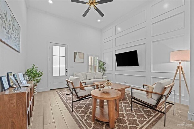 Building Photo - 15 Esplanade Cir
