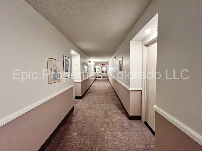 Building Photo - 13800 E Marina Dr