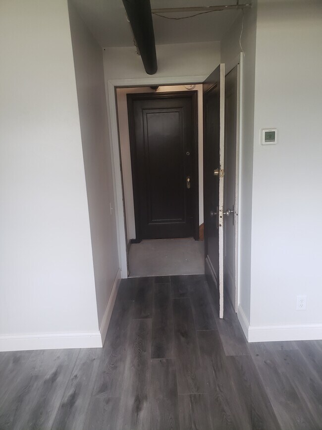 Entrance - 601 S Orchard St