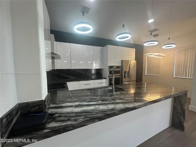 Building Photo - 10422 SW 231st Ter