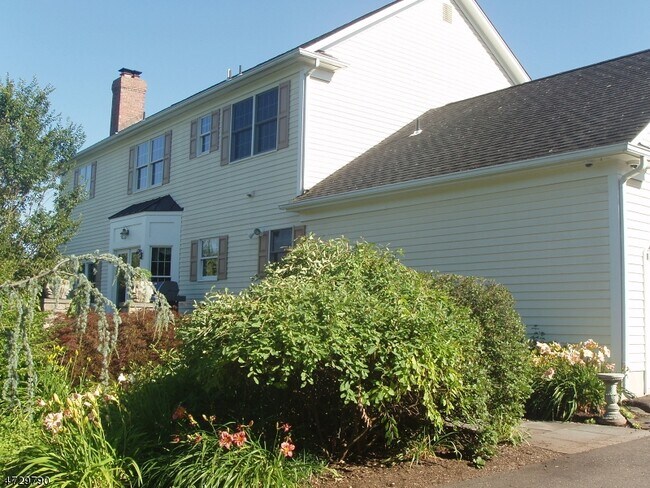 Building Photo - 108 Hodge Rd