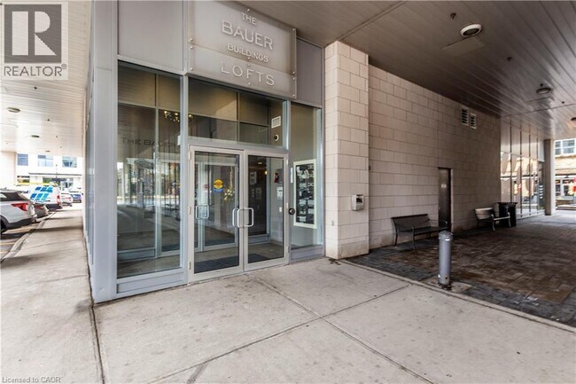 Photo du bâtiment - 191 King St S