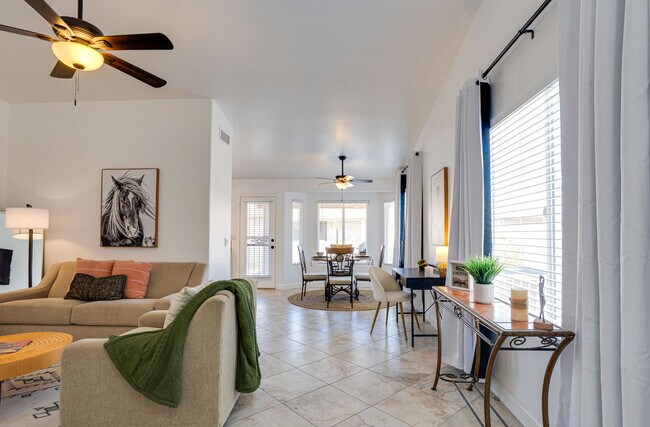 Foto del edificio - 1452 E Torrey Pines Ln