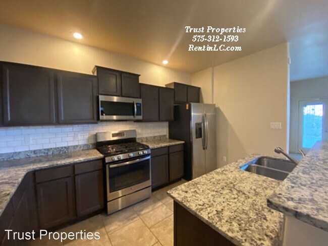 Building Photo - 4 br, 2.5 bath House - 4873 Califa