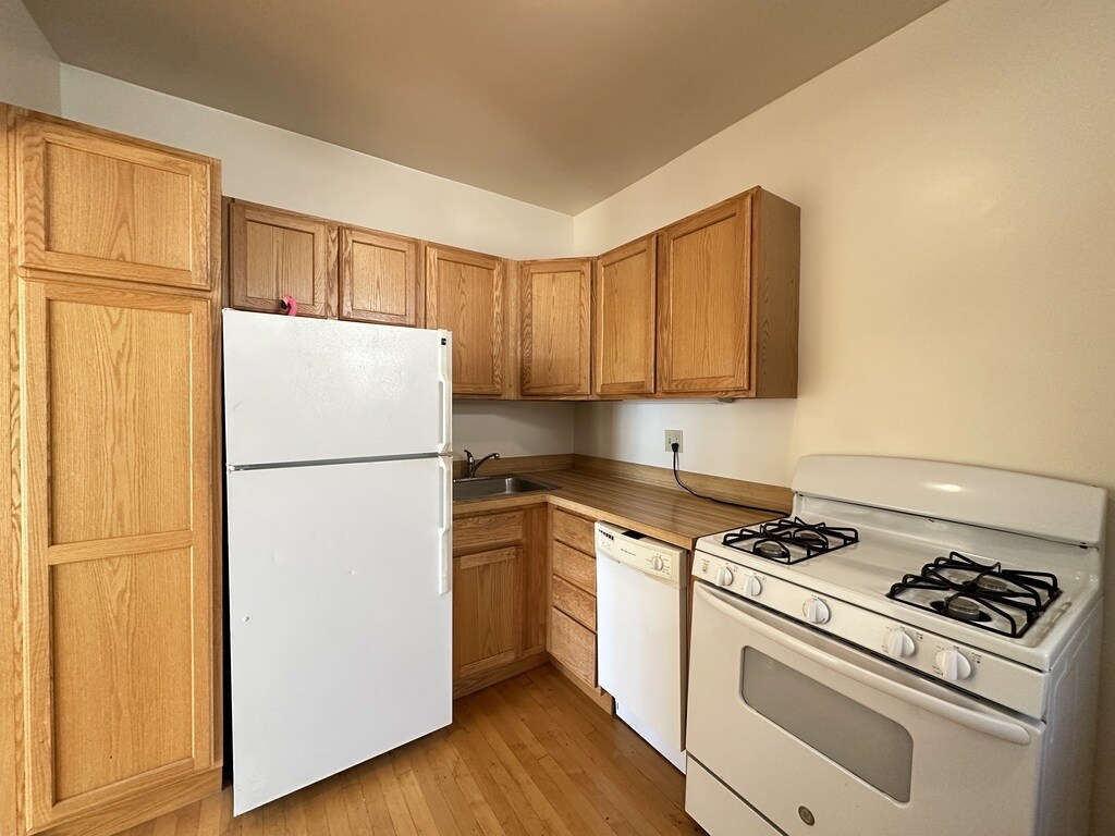 Primary Photo - 4301 N Francisco Ave