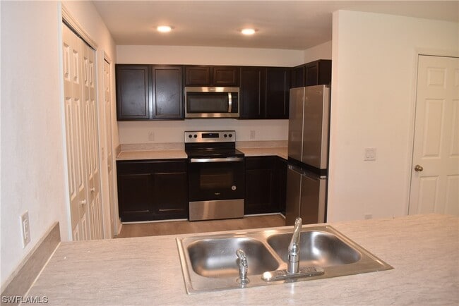 Building Photo - 4055 Union Ln