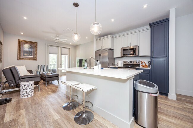 Foto del edificio - Fully Furnished Condo Near Downtown Ocean Springs