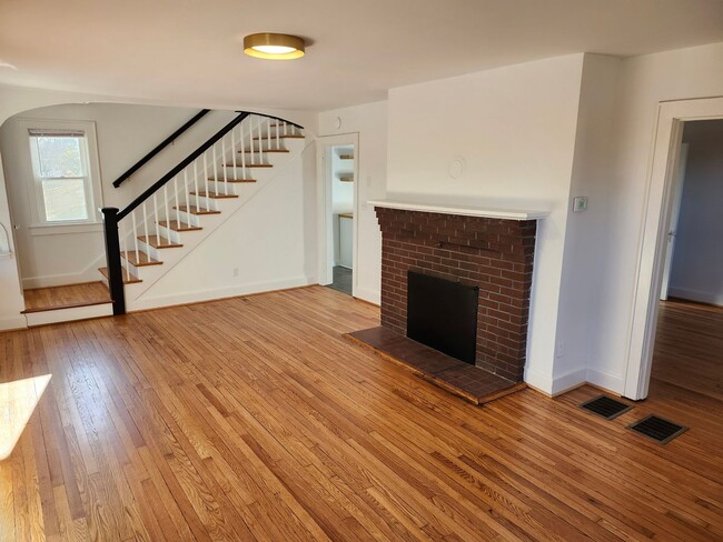Foto del edificio - Large, Remodeled Single Family 4 BR House in Staunton