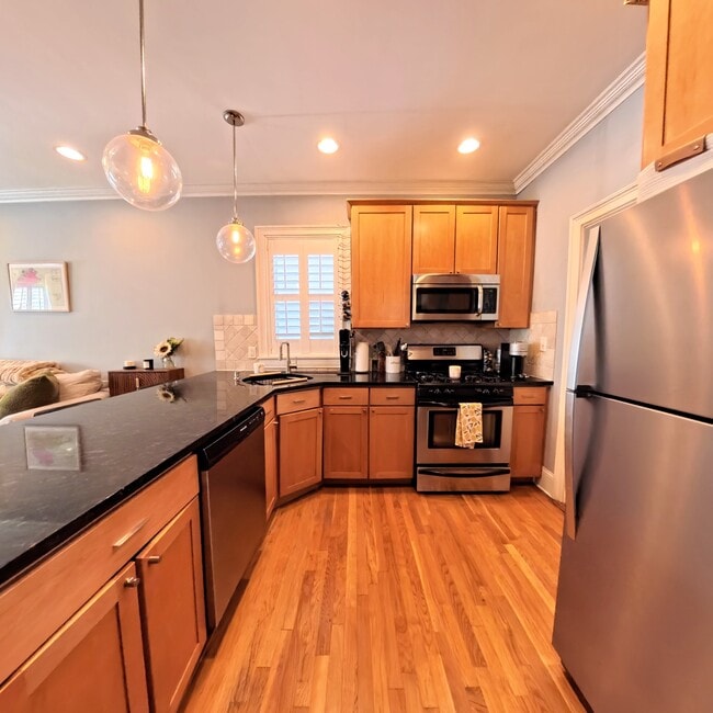 Photo - 142 Athens St Townhome