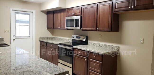 Building Photo - 1520 E Verlea Dr