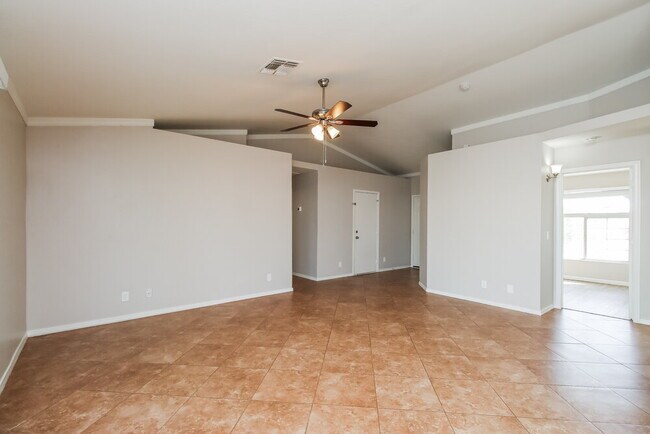 Foto del edificio - 986 S Wanda Dr