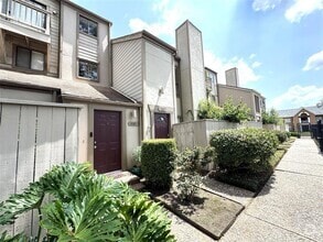 Building Photo - 1083 Country Pl Dr
