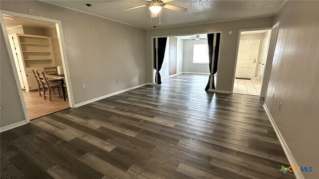 Foto del edificio - 708 Creek St