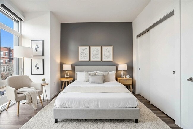 Building Photo - 857 Beacon St