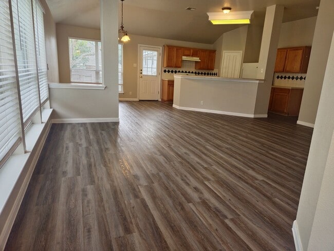 Foto del edificio - Charming 4 Bedroom Home