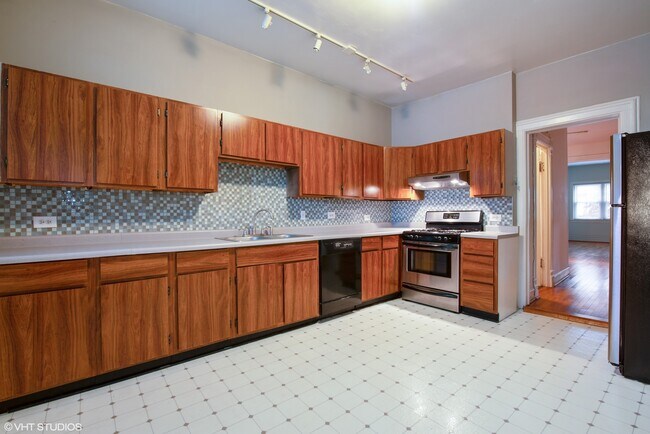 Foto del edificio - 3041 N Southport Ave