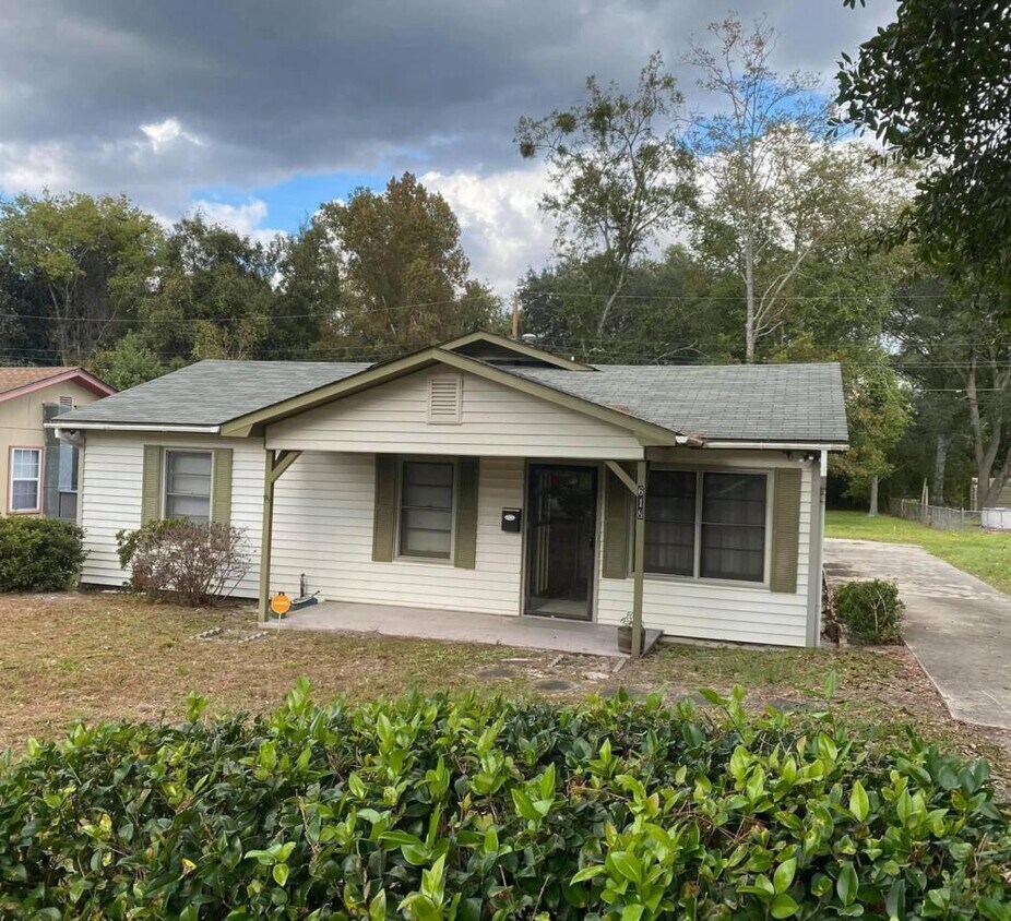 Primary Photo - 618 Robinson Dr