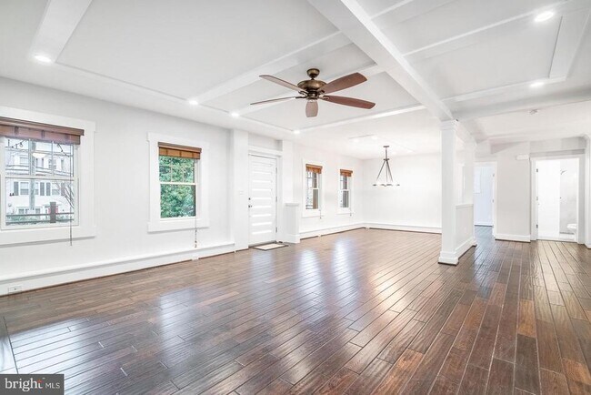 Foto del edificio - 4110 Cherry Hill Rd