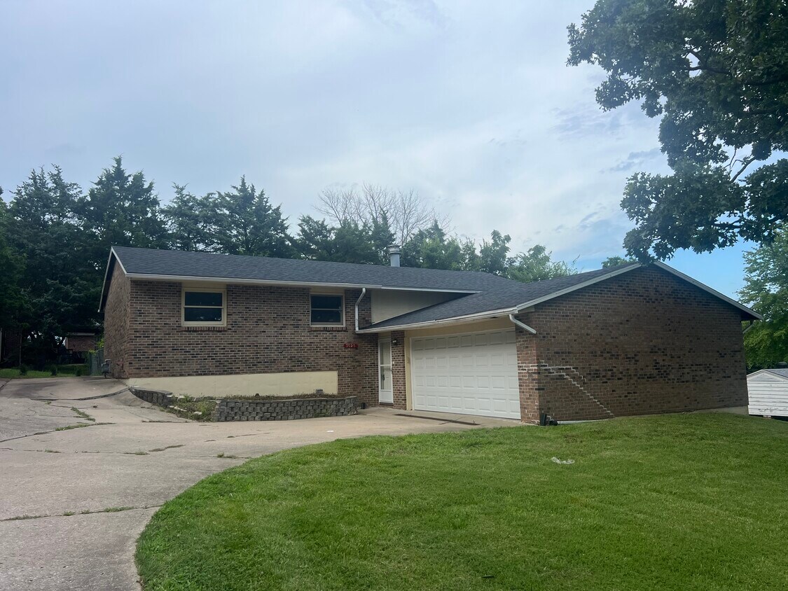 Foto principal - 3026 Hogan Dr