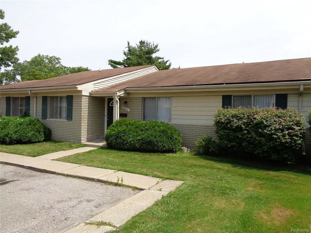 Primary Photo - 26691 Franklin Pointe Dr