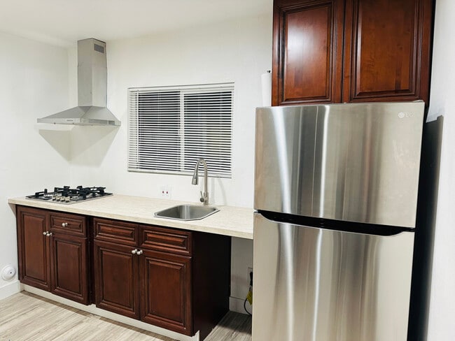 Building Photo - 2707 Cridge St