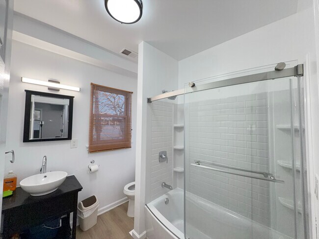 Foto del edificio - 115 Winfield Ave