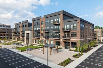 Building Photo - District South