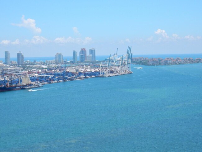 Foto del edificio - 848 Brickell Key Dr