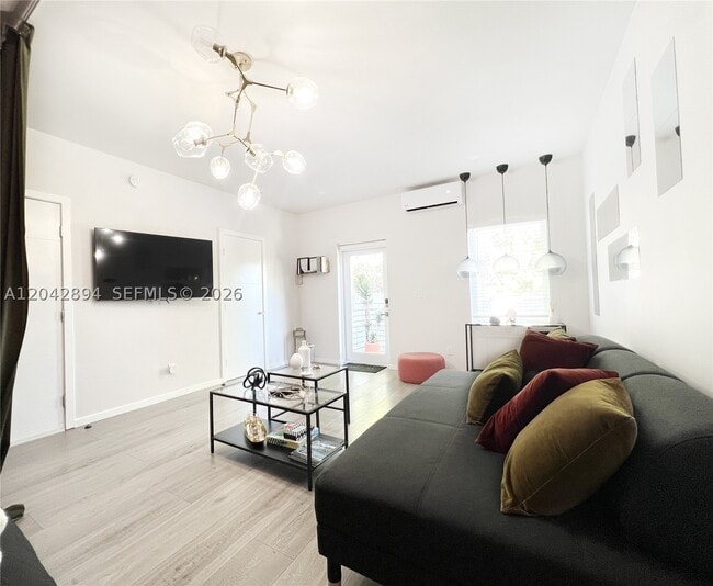 Foto del edificio - 513 SW 18th St