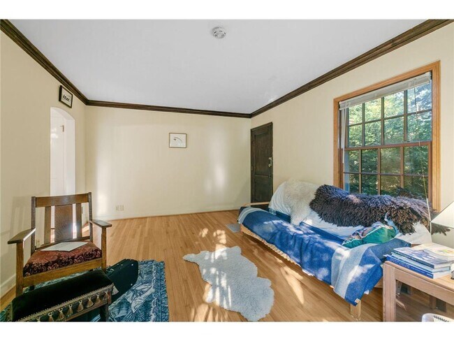 Foto del edificio - 201 Melbourne Ave SE