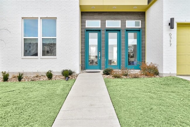 Building Photo - 6317 Toscana Ave