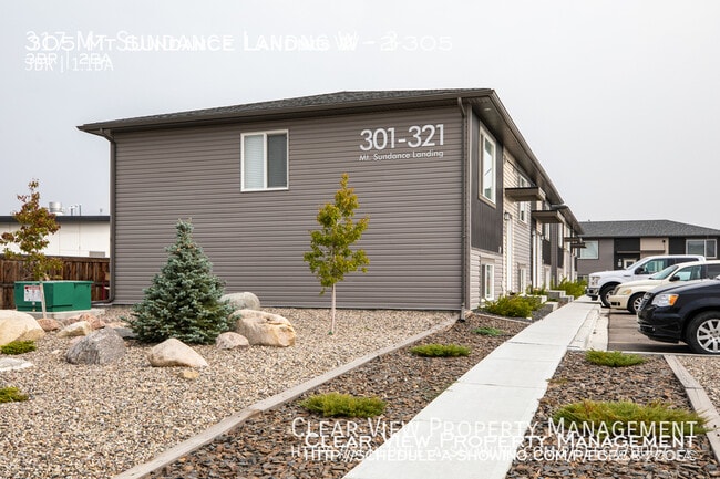 Building Photo - Contemporary 3 bed, 1.5 bath townhouse!