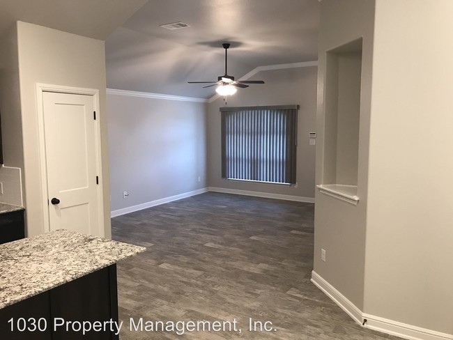 Building Photo - 5810 Luminous Ct