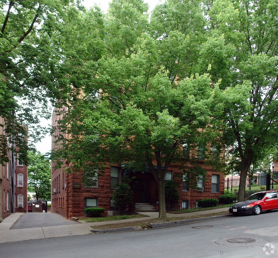 Building Photo - 328 Union St