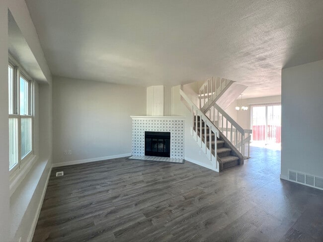 Building Photo - 3903 Smoke Tree Dr