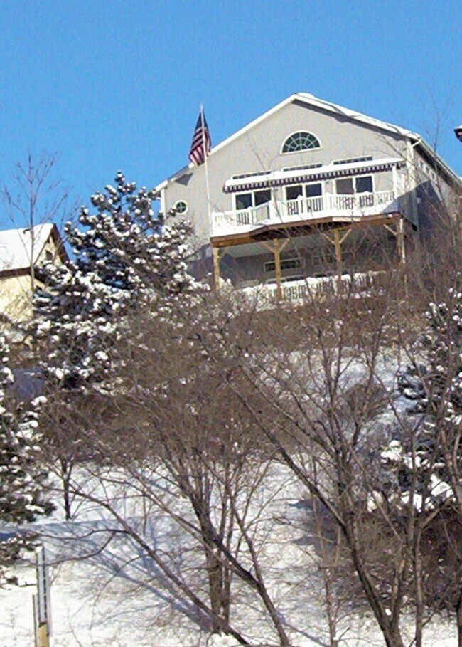Rear view. - 519 Fairview Ave NE