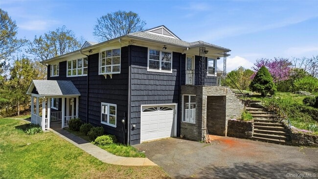 Building Photo - 27 Allapartus Cir