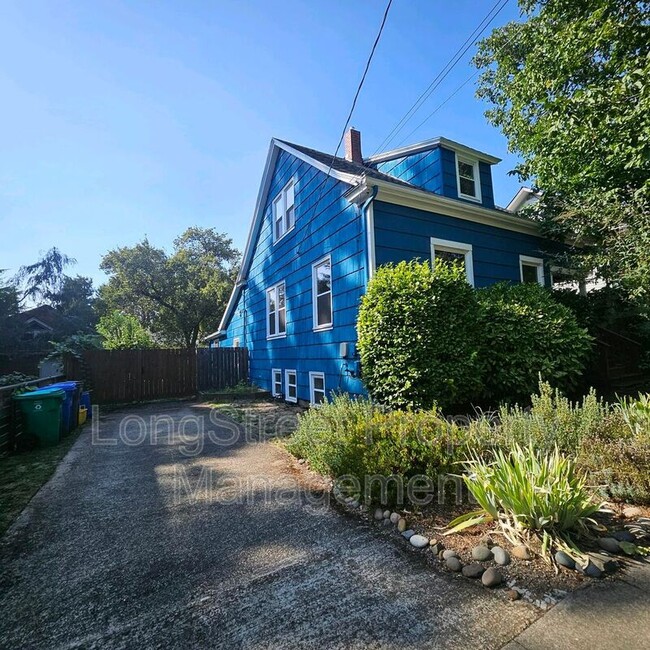 Photo - 4537 NE 8th Ave House