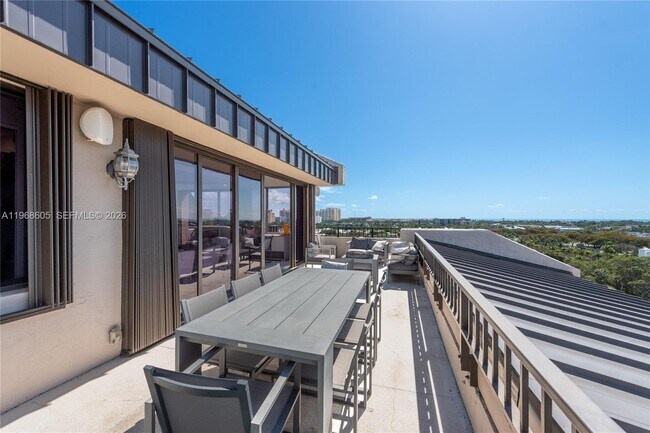 Building Photo - 151 Crandon Blvd