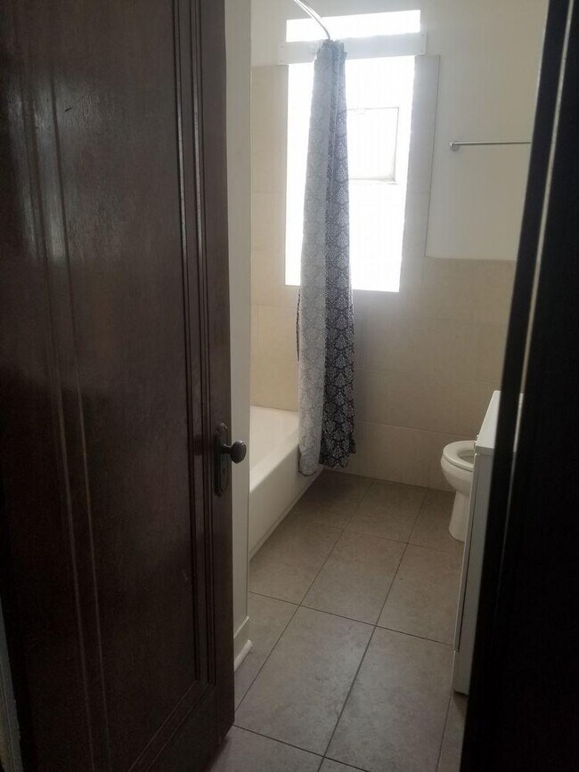 Foto del edificio - 1 bedroom in Chicago IL 60630