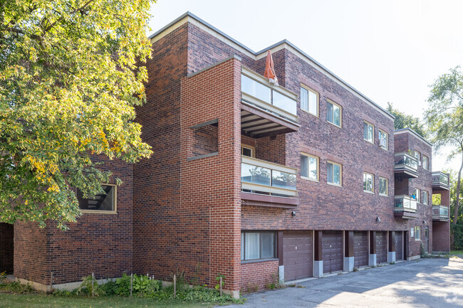 Building Photo - Habitations Place Hillside
