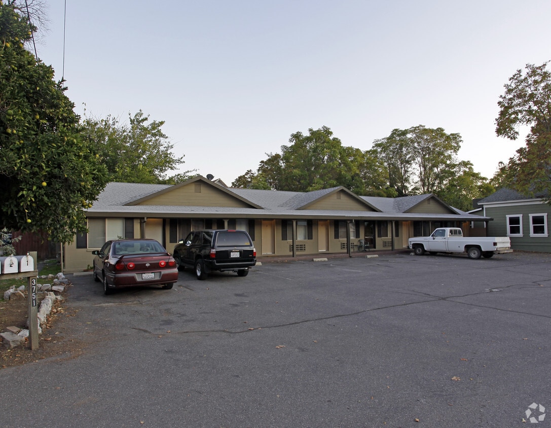 Primary Photo - 3751 Taylor Rd
