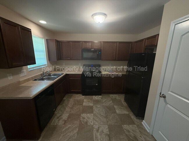 Foto del edificio - 4507 Chapel Ridge Dr