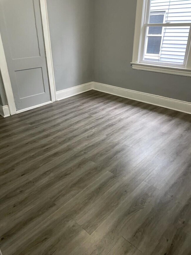 Building Photo - 1032 Olive St