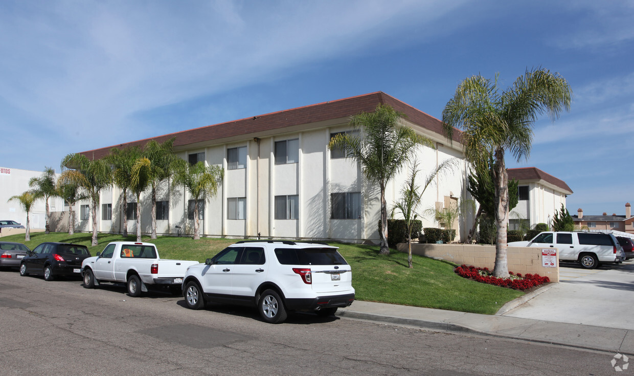 Castle Park Garden Apartments - Castle Park Gardens