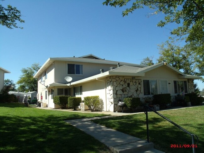 Foto del edificio - LUXURY AUBURN GREENS TOWNHOUSE UNIT w/GARAGE