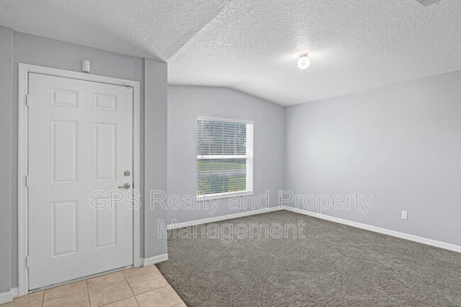 Building Photo - 7335 Holly Creek Rd
