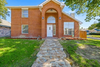 Building Photo - 2100 Riverplace Dr